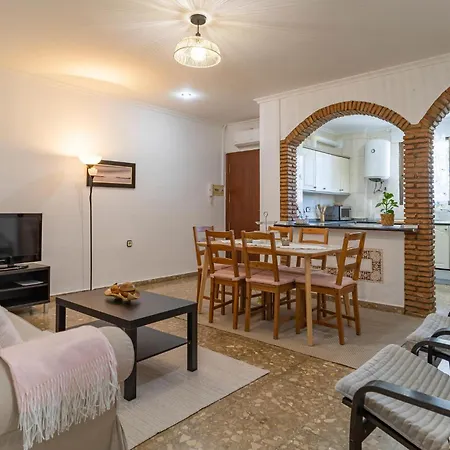 Cozy In Malaga With Kitchen Apartment *