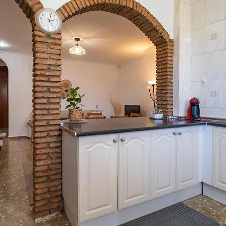 3 Bedroom Pet Friendly Apartment In Malaga * Torremolinos