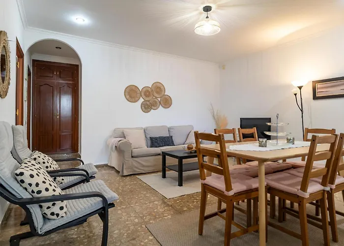 3 Bedroom Amazing In Malaga Апартаменты Торремолинос