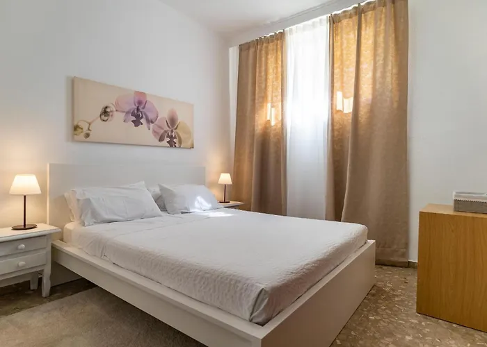 Lägenhet 3 Bedroom Amazing In Malaga